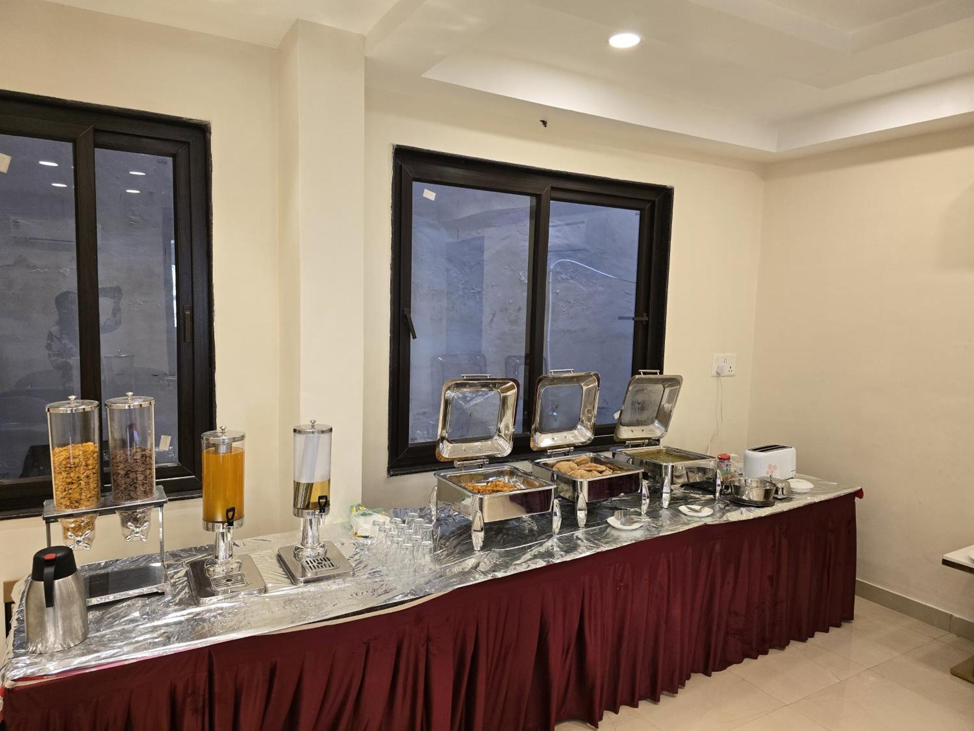 Hotel Omkar International Varanasi --A Premium Luxury Hotel -- 5-Star Feel At An Affordable Price -- Exterior photo