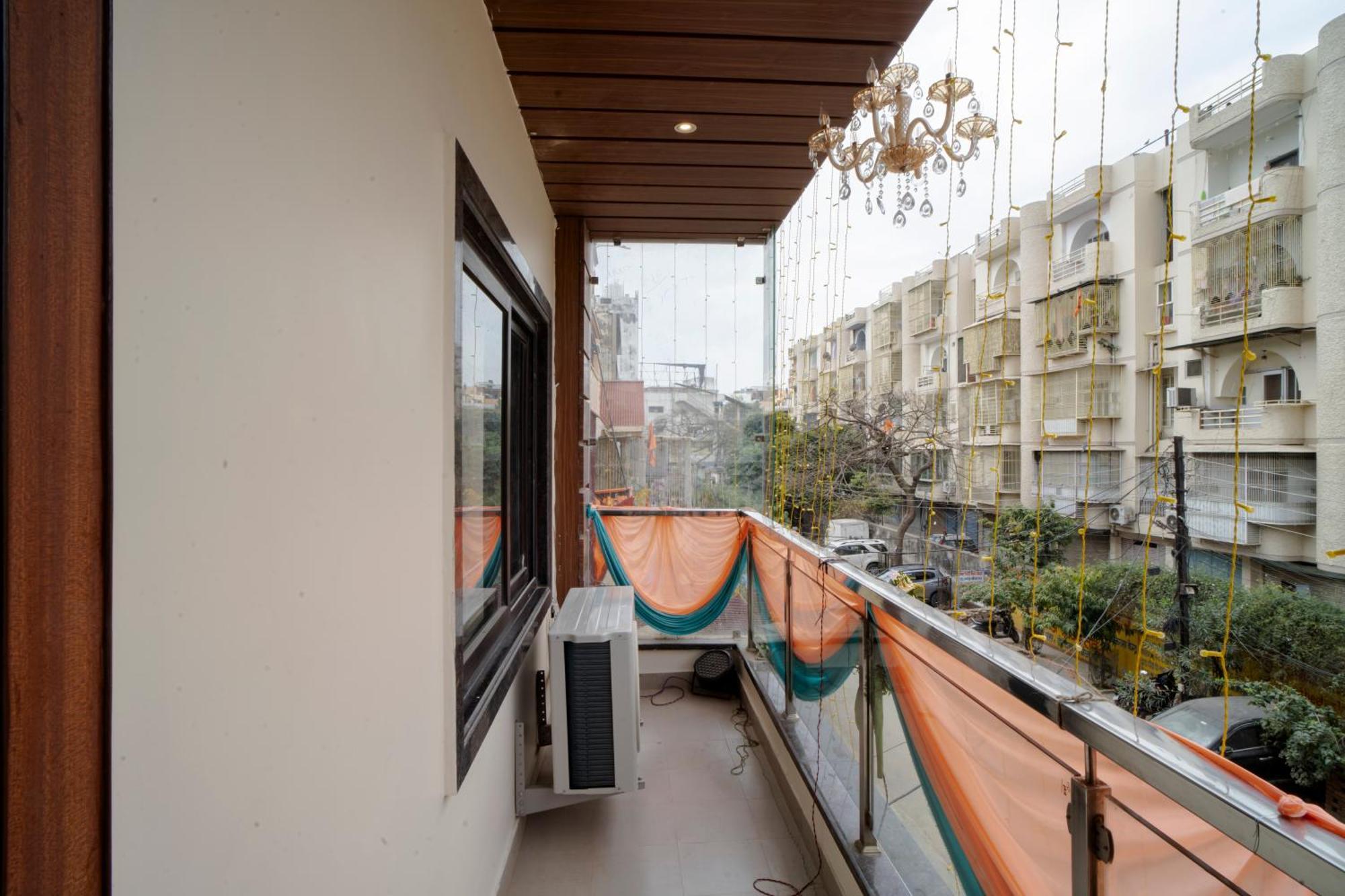 Hotel Omkar International Varanasi --A Premium Luxury Hotel -- 5-Star Feel At An Affordable Price -- Exterior photo