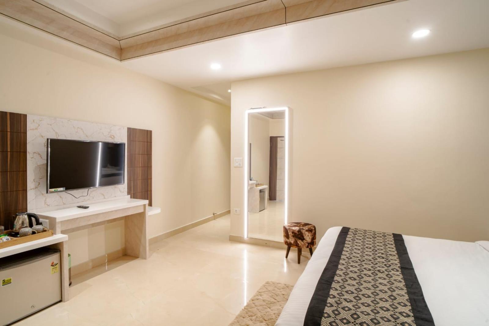 Hotel Omkar International Varanasi --A Premium Luxury Hotel -- 5-Star Feel At An Affordable Price -- Exterior photo